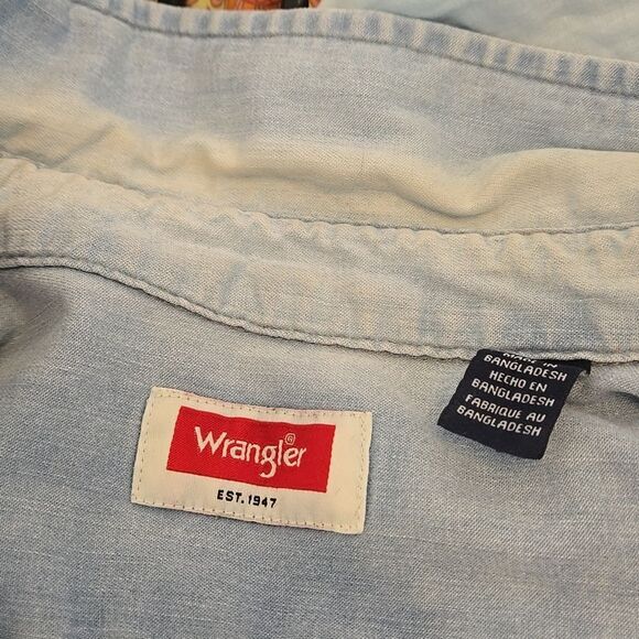 Wrangler Light Blue Denim Button Down Shirt - Picture 8 of 8